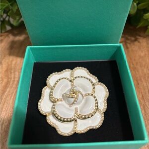 Elegant White and Gold floral New w/box Brooch